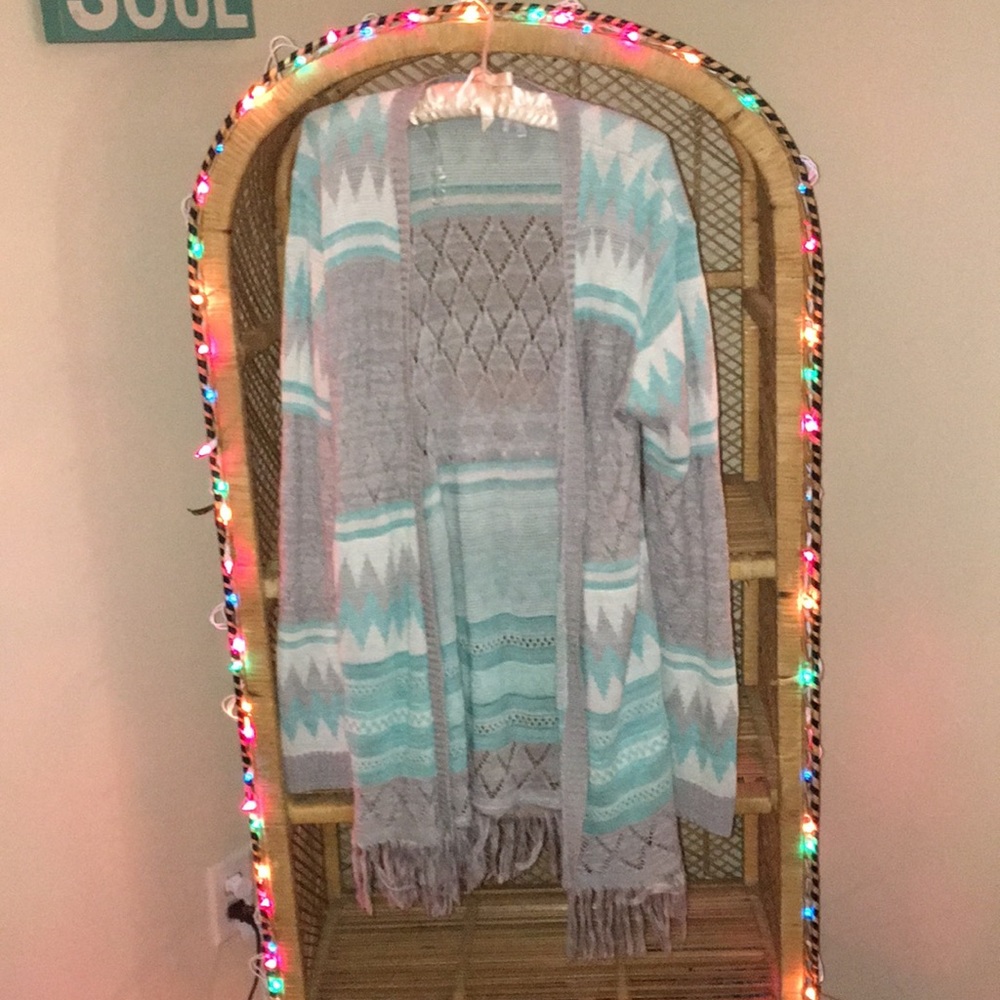 🦋Vanity super cute XL cardigan!